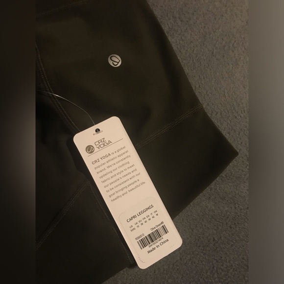 NWT CRZ YOGA Butterluxe Capri Leggings - Picture 7 of 14
